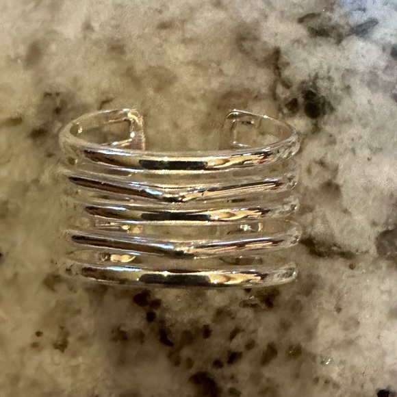 Stella & Dot Maylee in Silver. Size M/L - Picture 2 of 5